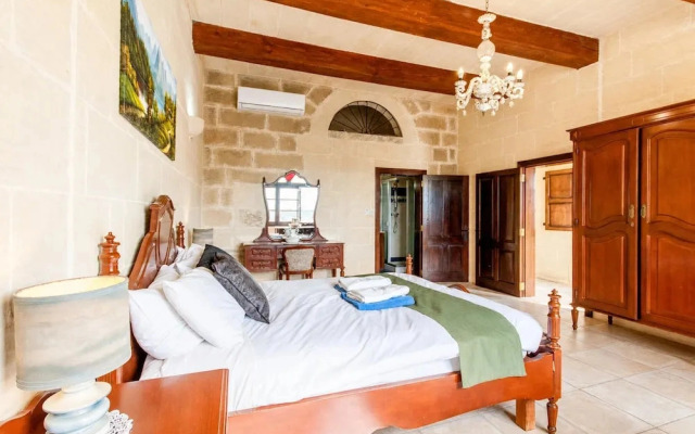 Villayana Gozitan Farmhouse with pool