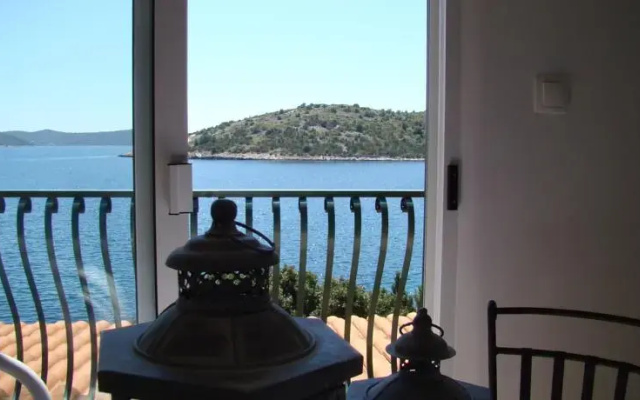 Holiday home Isolated Paradise