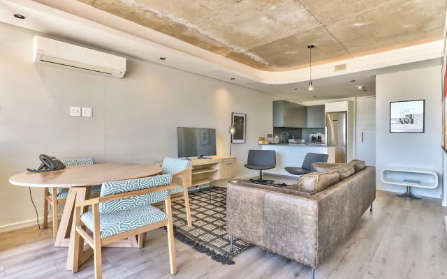 Luxury Family Apartment With Balcony