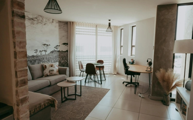 Modern 1-bedroom near Grove Mall and Lady Pohamba AirBnB