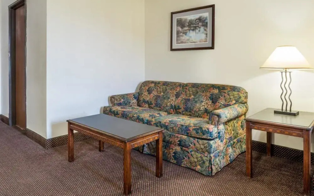 Days Inn Pontoon Beach