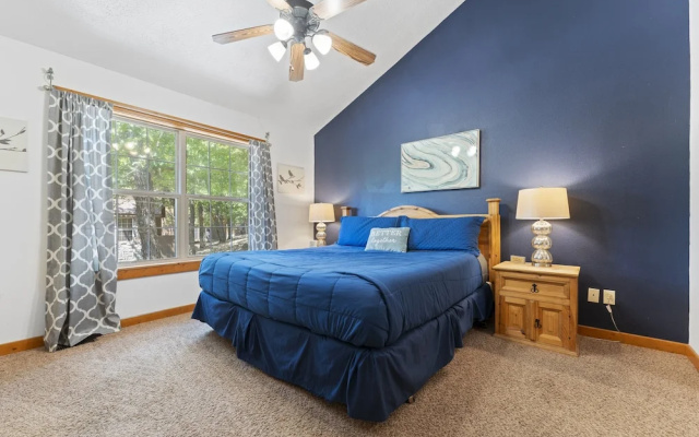 Paradise Lodge 2 Bedroom Home by RedAwning