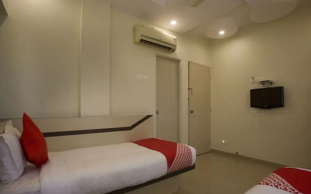 Shree Swami Apartment By OYO Rooms