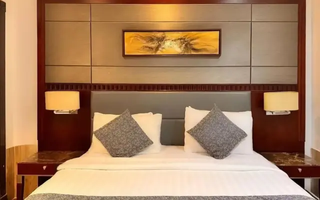 Quiet Rooms 12