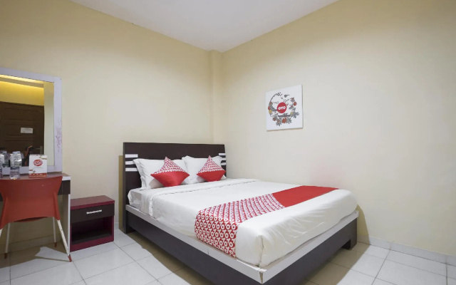 OYO 1075 Rumah Indah Losari Inn