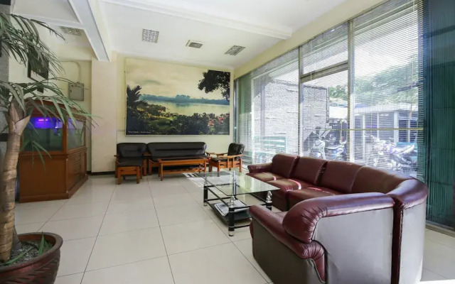 Airy Regol Moh Toha 199 Bandung