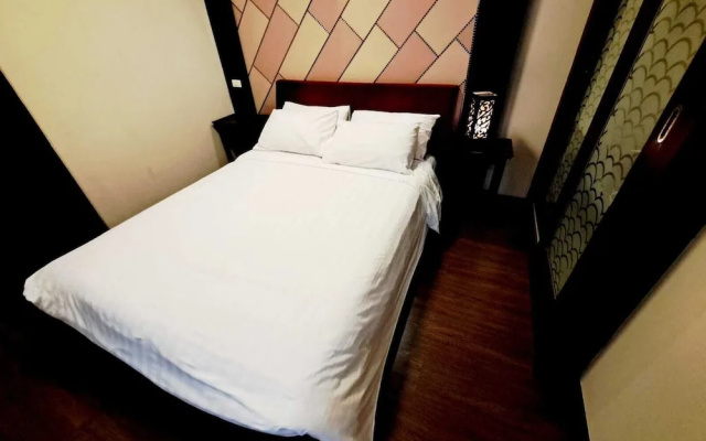 6C - 2 Bedroom Downtown Apartment With Shared Pool
