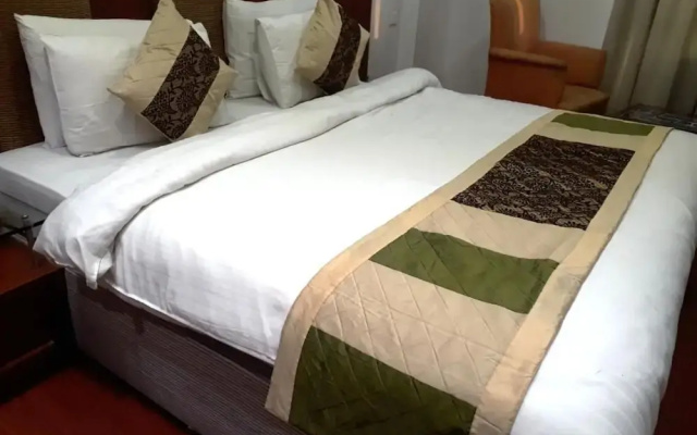 Hotel Aerocity Golden