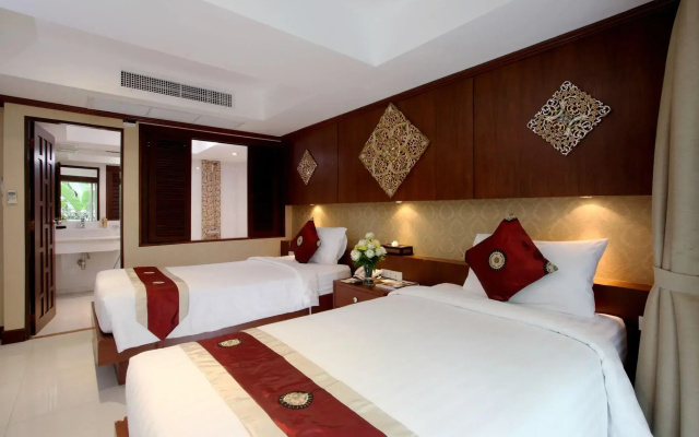 Rayaburi Beach Club