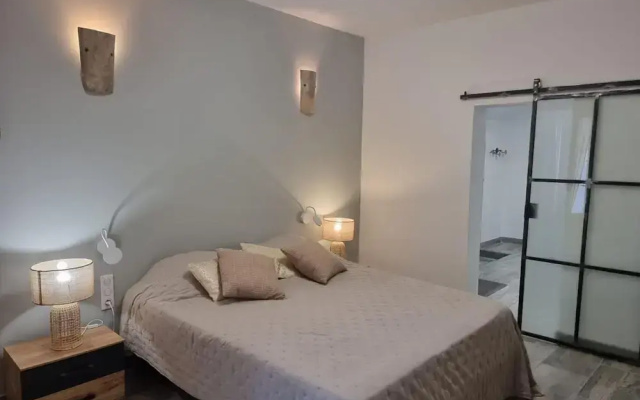 Charming Holiday House With Private Pool, Maillane