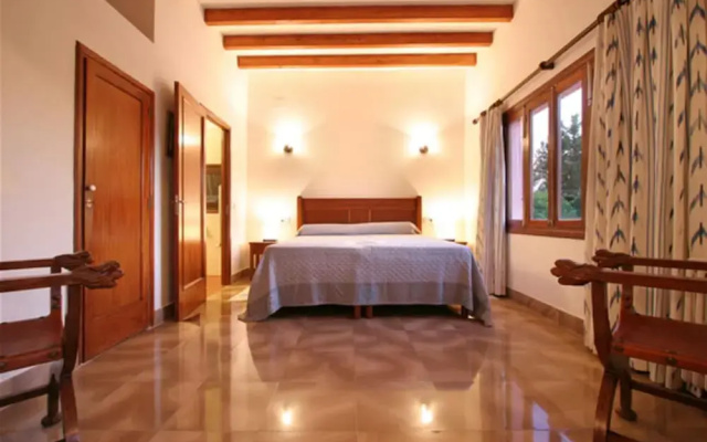 Villa - 8 Bedrooms with Pool and WiFi - 103182