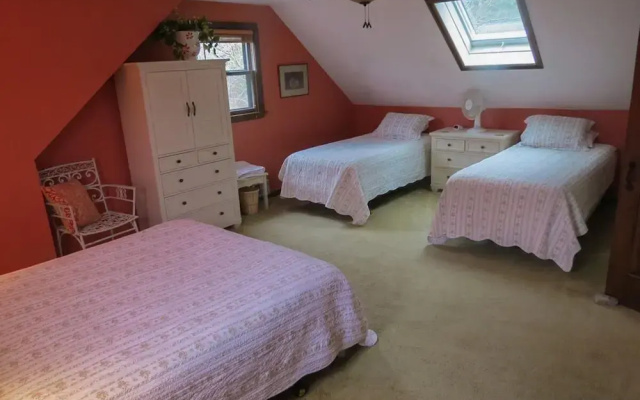 220 Bay View Road - Three Bedroom House