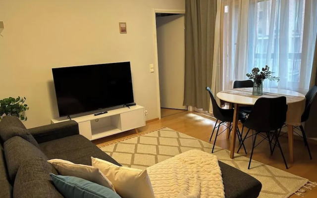 2ndhomes Stylish 1BR Apt w Sauna&Balcony