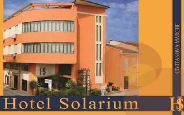 Hotel Solarium Чивитанова-Марке вид на фасад