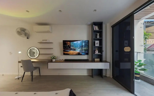 Moonlight Apartment