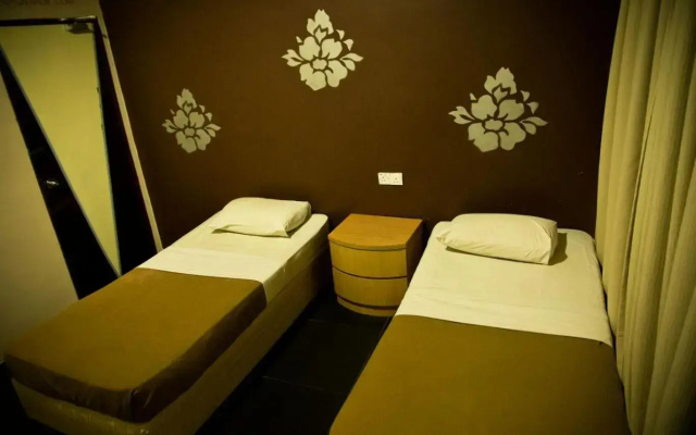 Golden Leaf Hotel Danga Bay