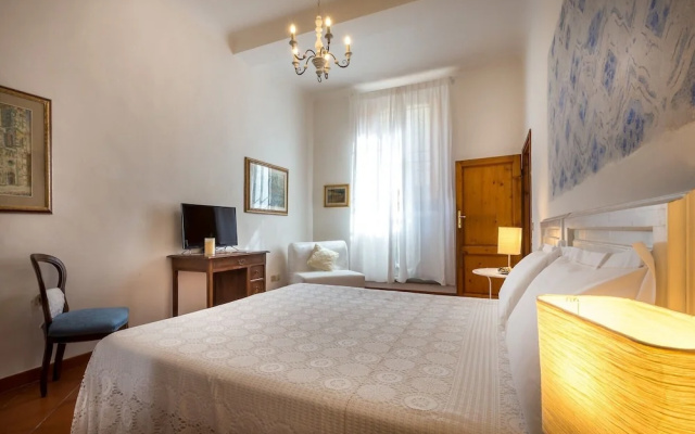 Classic Tuscany Apartment A by Mmega