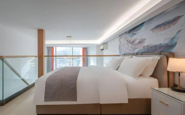Four Seasons Loft International Hotel Apartment (Shenzhen Yihai City Mall)