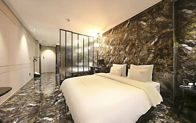 Masan Almond Hotel