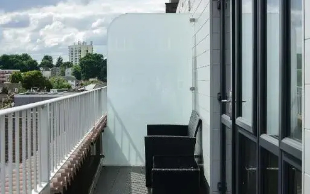New 1bedroom serviced apartment with large balcony