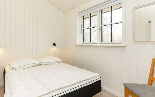 6 Person Holiday Home in Martofte