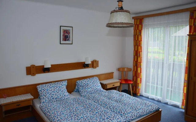 Haus Dachstein Schnitzer