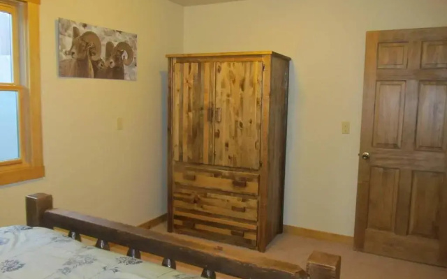 Mountain Man Cabin