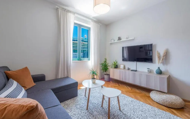 51 Street Apartment
