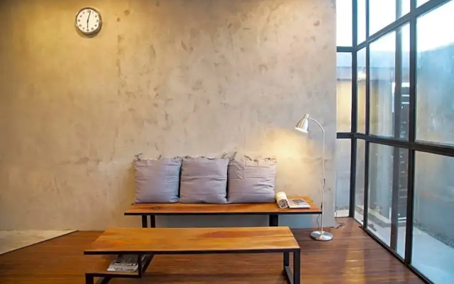 Flores Passport House