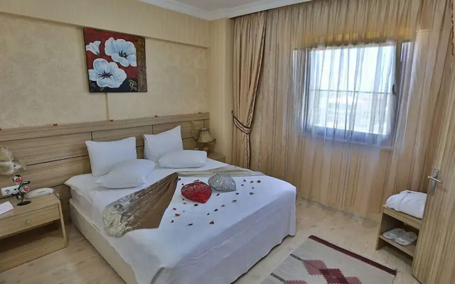Grand Ayzek Otel