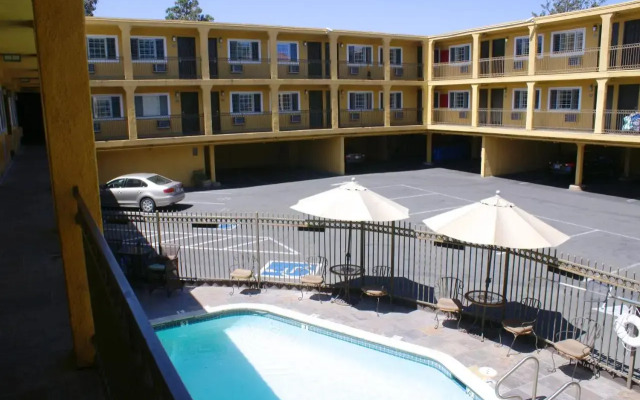 Travelodge Napa Valley Hotel Suites