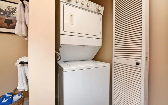 Aina Nalu Condo G204 - 2 Br Condo