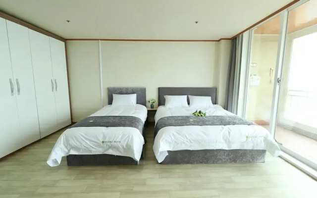 Hotel Marine