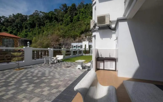6, Persiaran Tanjung Bunga 3