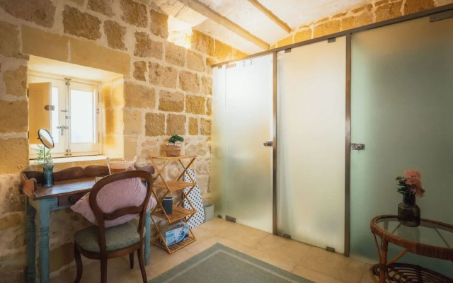 Traditional 500 Year old Gozitan Townhouse