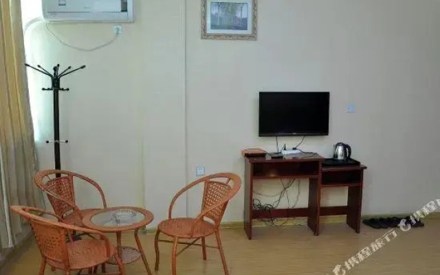 Yinan Shangjia Express Business Hotel
