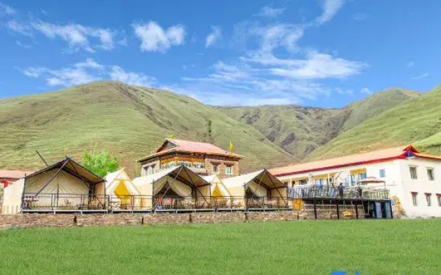 Snow Mountain Mijing Homestay (Xinduqiao Branch)
