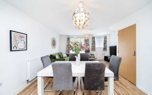 Charming 2-bedroom House in Northfleet