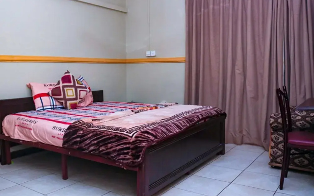 Airport Side Hotel