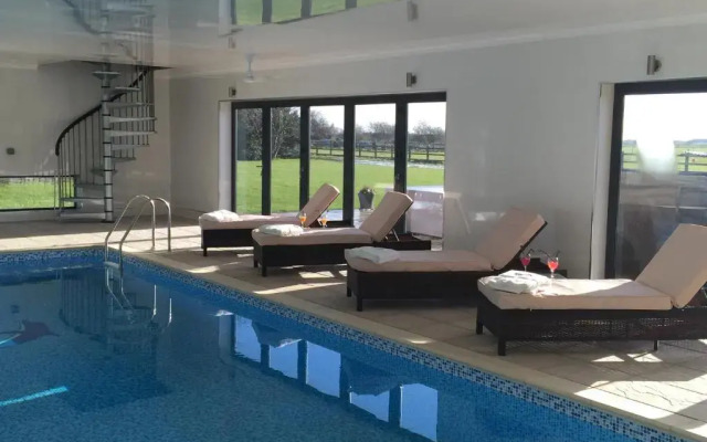 Woodhouse Farm Lodge