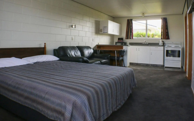 Charlton Motel