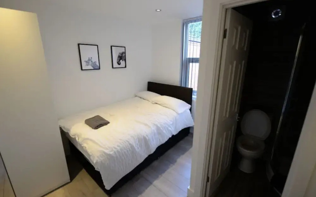 Contemporary Holiday Home in Coventry Near Fargo Village