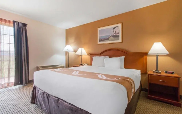 Quality Inn & Suites Redwood Coast