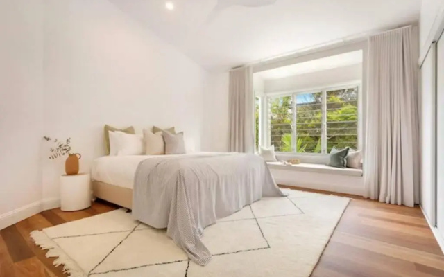 Fuller Holidays - Hacienda, Luxury 5 bedroom home with pool