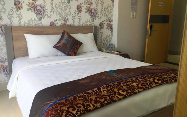 Nipola Hotel