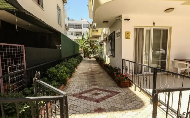 Kizkalesi Sari Konak Apart Otel