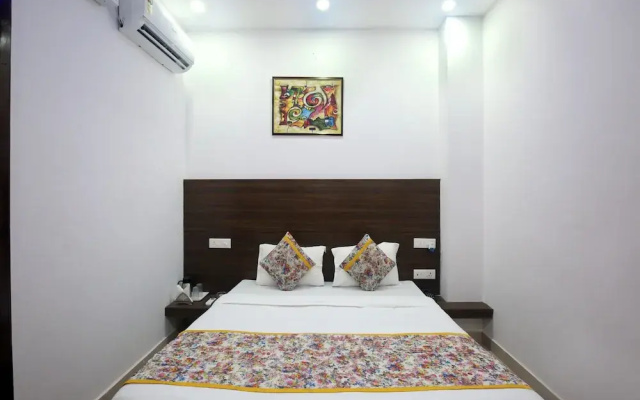 OYO 9049 Pearl Grand