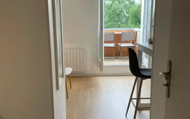 Joli studio neuf vue mer proche Deauville