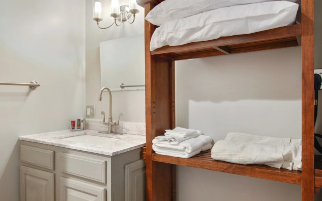 2038 Iberville Studio Rear 2BD