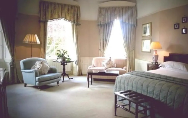 The Shelleys Hotel